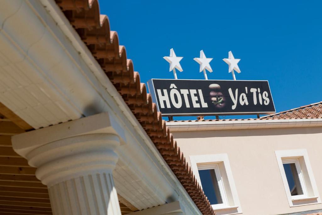 Le Ya'Tis Hotel Сен-Лоран-дез-Арбр Екстериор снимка