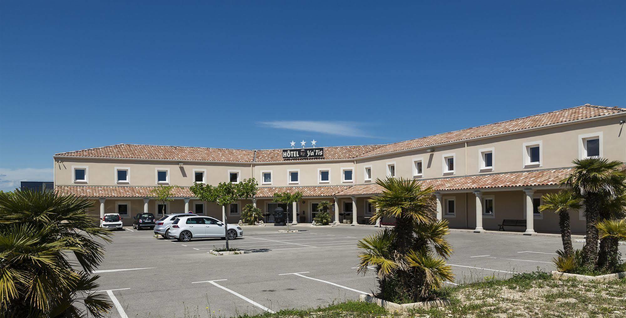 Le Ya'Tis Hotel Сен-Лоран-дез-Арбр Екстериор снимка